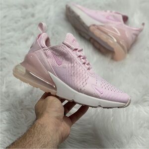 Nike Air Max 270 Sneakers